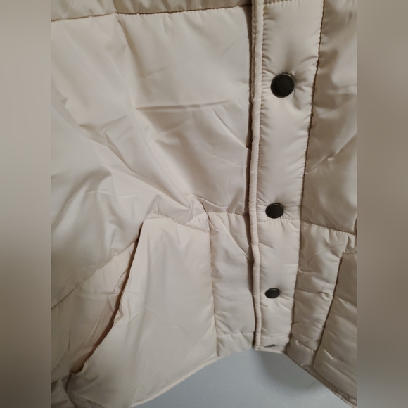Stylish Men's Beige Puffer Jacket - Picture 5 of 15